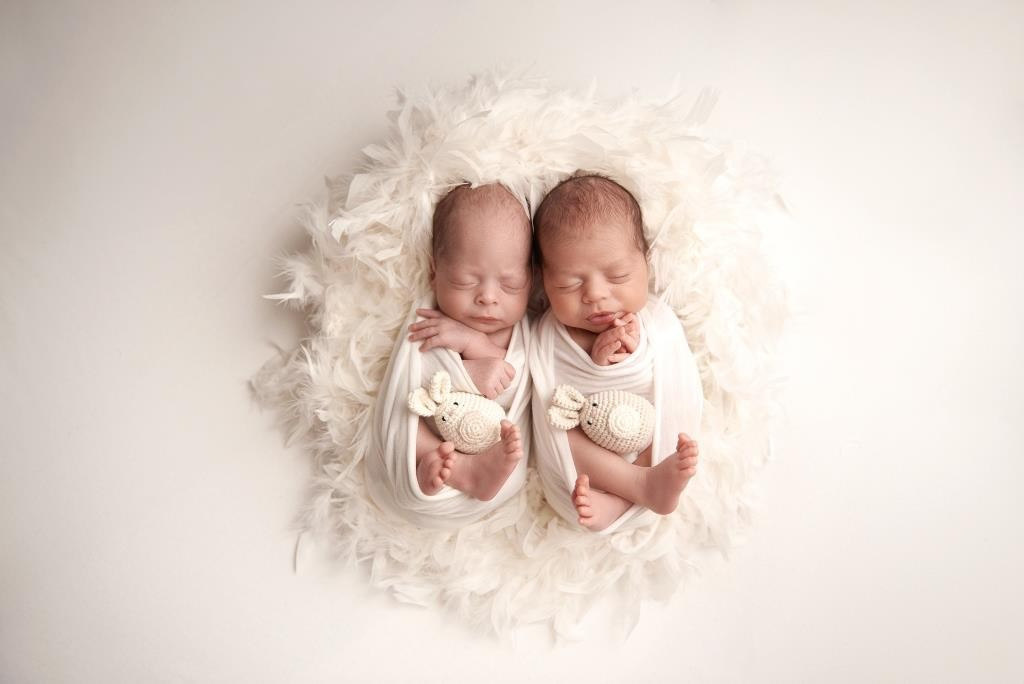 Двійнята. Фотограф новонароджених діток та їх сімей в Тернополі
