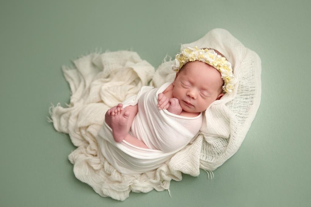 Обмотки. Фотограф новонароджених діток та їх сімей в Тернополі