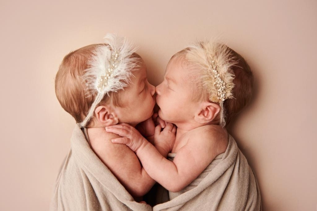 Двійнята. Фотограф новонароджених діток та їх сімей в Тернополі