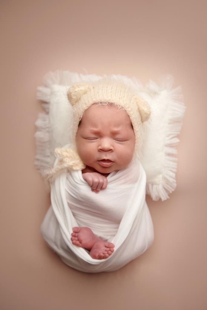 Обмотки. Фотограф новонароджених діток та їх сімей в Тернополі