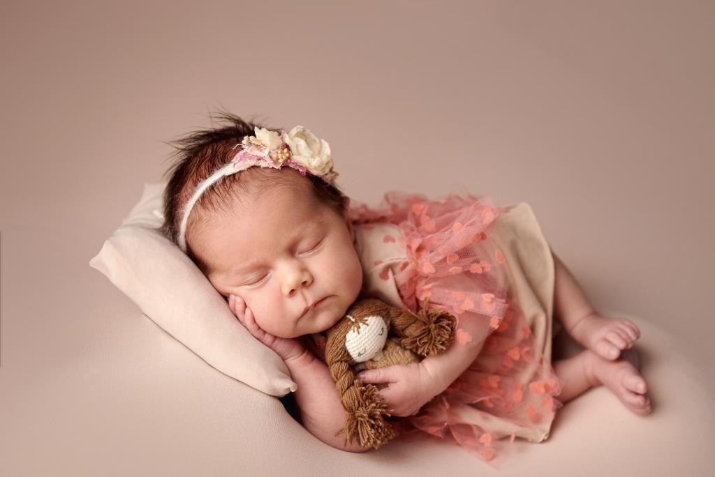 Дівчата. Фотограф новонароджених діток та їх сімей в Тернополі
