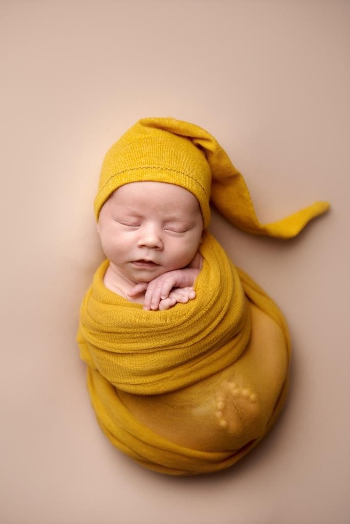 Обмотки. Фотограф новонароджених діток та їх сімей в Тернополі