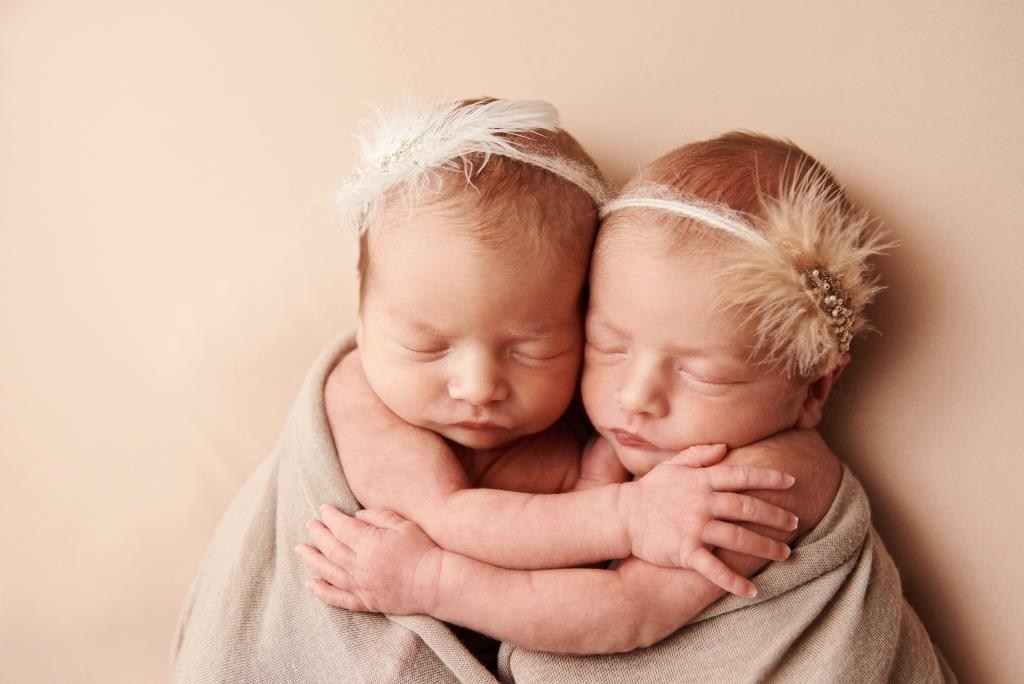 Двійнята. Фотограф новонароджених діток та їх сімей в Тернополі