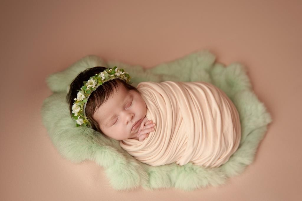 Обмотки. Фотограф новонароджених діток та їх сімей в Тернополі