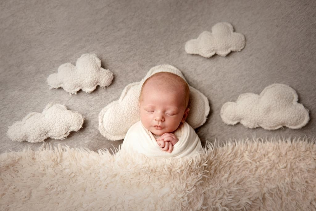 Хмарки. Фотограф новонароджених діток та їх сімей в Тернополі