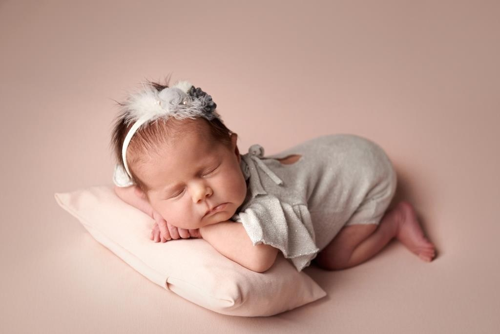 Дівчата. Фотограф новонароджених діток та їх сімей в Тернополі
