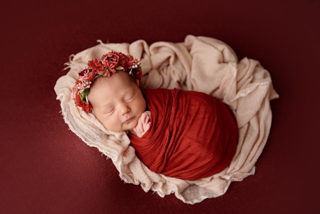 Обмотки. Фотограф новонароджених діток та їх сімей в Тернополі