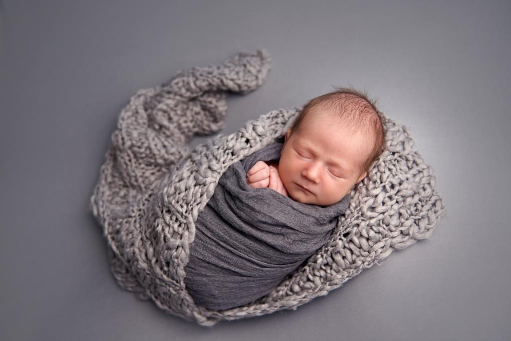 Обмотки. Фотограф новонароджених діток та їх сімей в Тернополі