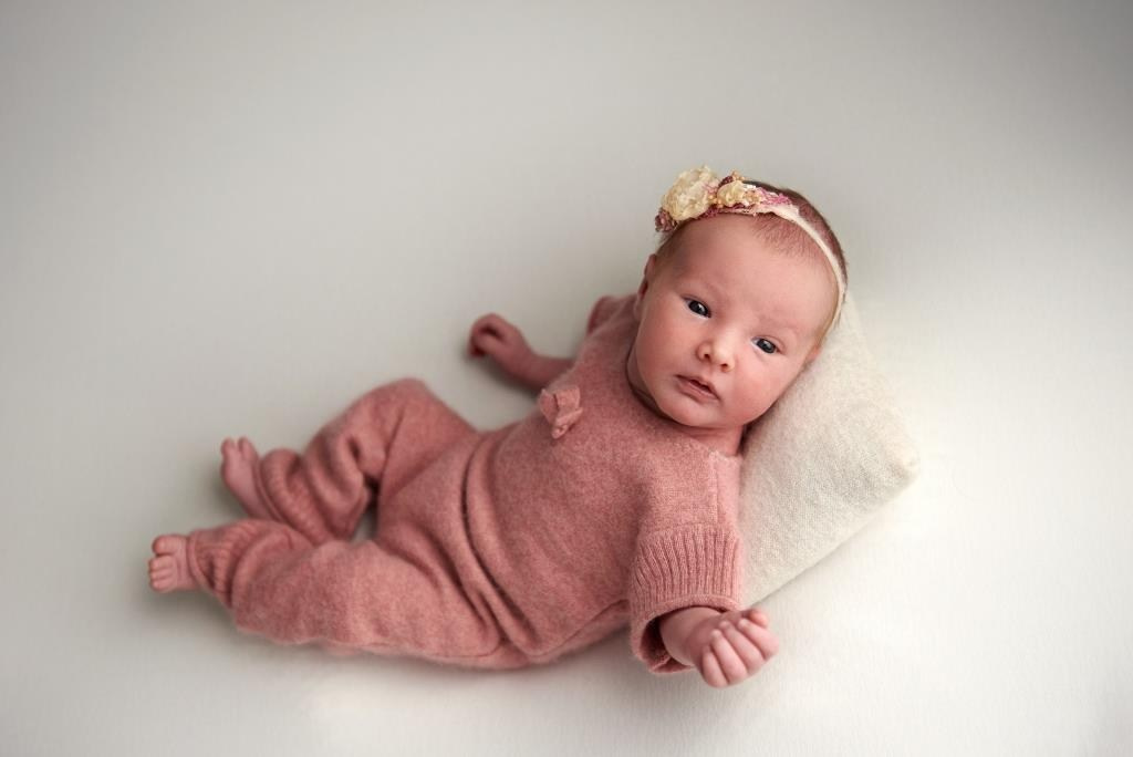 Дівчата. Фотограф новонароджених діток та їх сімей в Тернополі