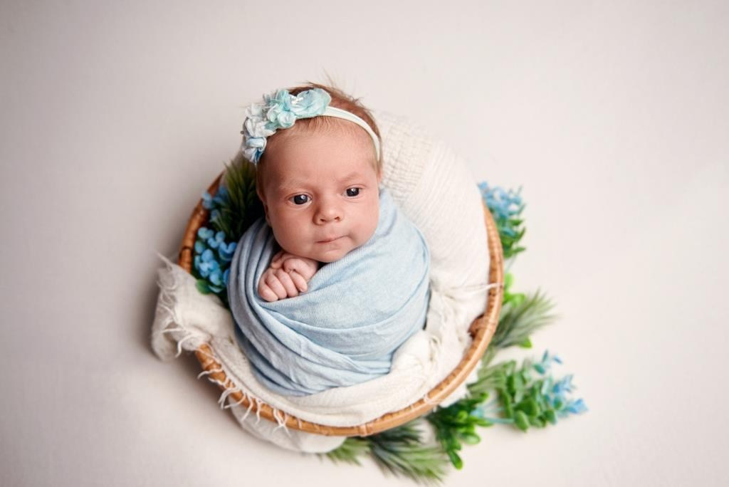Корзини. Фотограф новонароджених діток та їх сімей в Тернополі