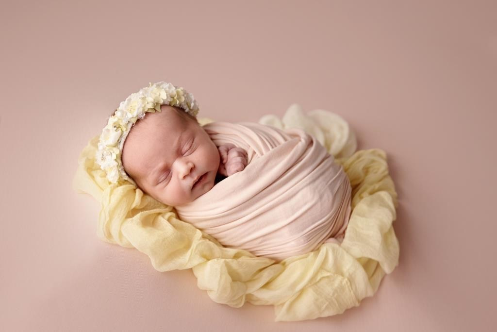 Обмотки. Фотограф новонароджених діток та їх сімей в Тернополі