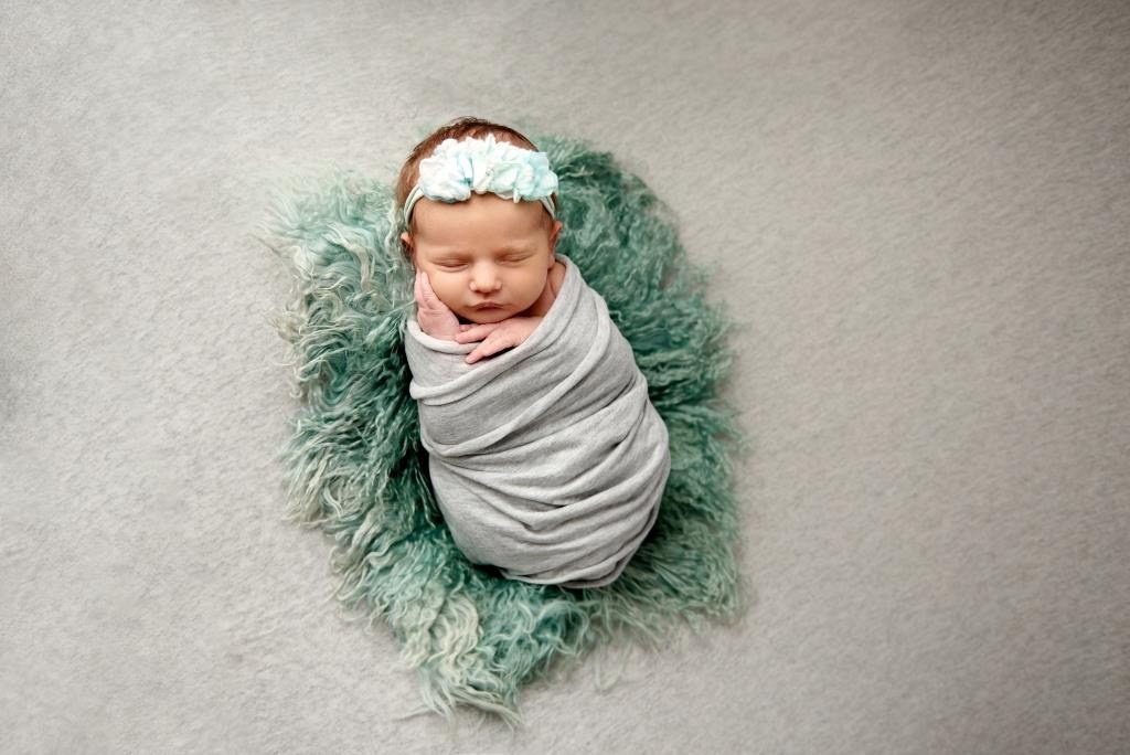 Обмотки. Фотограф новонароджених діток та їх сімей в Тернополі