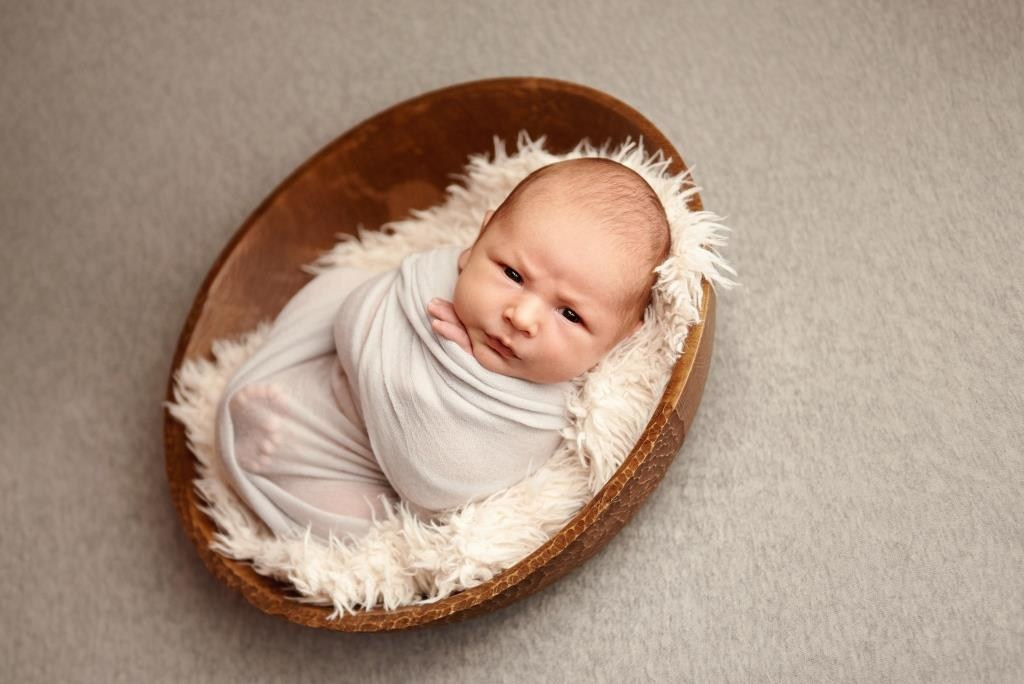 Мисочки. Фотограф новонароджених діток та їх сімей в Тернополі