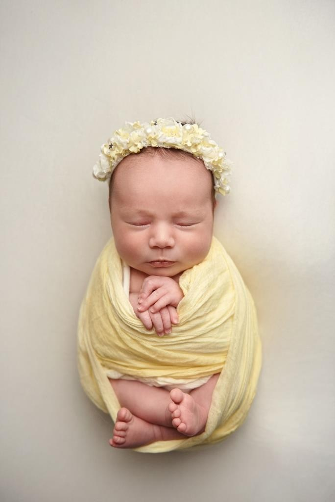 Обмотки. Фотограф новонароджених діток та їх сімей в Тернополі