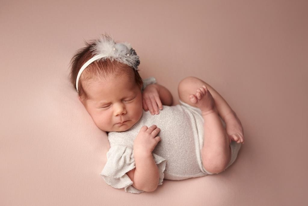 Дівчата. Фотограф новонароджених діток та їх сімей в Тернополі
