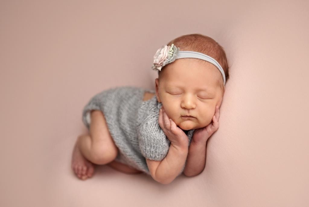 Дівчата. Фотограф новонароджених діток та їх сімей в Тернополі