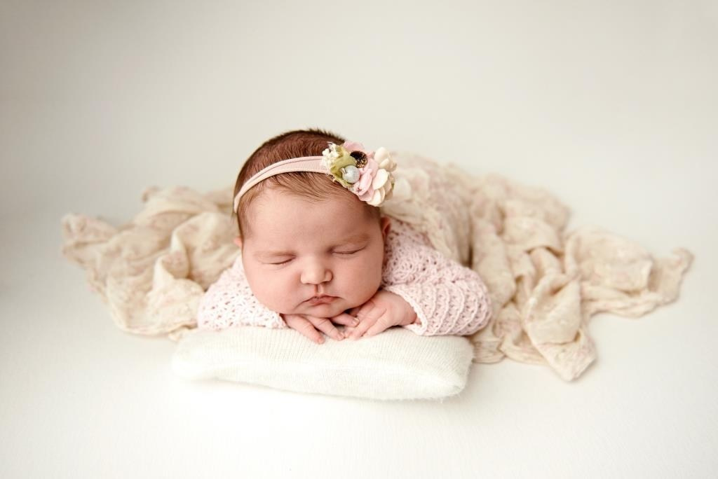 Дівчата. Фотограф новонароджених діток та їх сімей в Тернополі