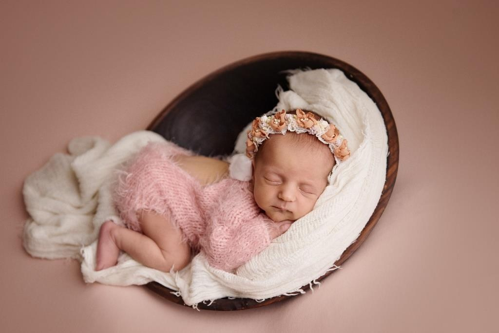 Мисочки. Фотограф новонароджених діток та їх сімей в Тернополі