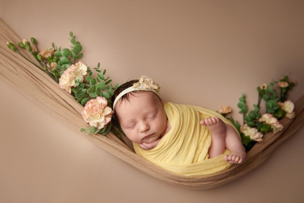 Гамак. Фотограф новонароджених діток та їх сімей в Тернополі