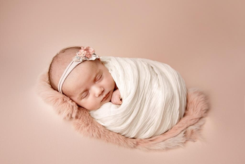 Обмотки. Фотограф новонароджених діток та їх сімей в Тернополі