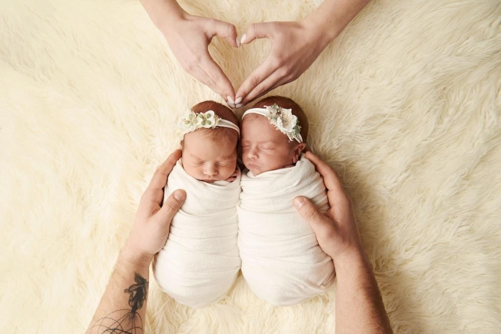 Двійнята. Фотограф новонароджених діток та їх сімей в Тернополі