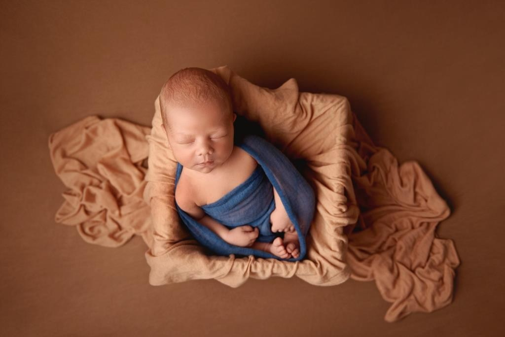 Бадейка. Фотограф новонароджених діток та їх сімей в Тернополі