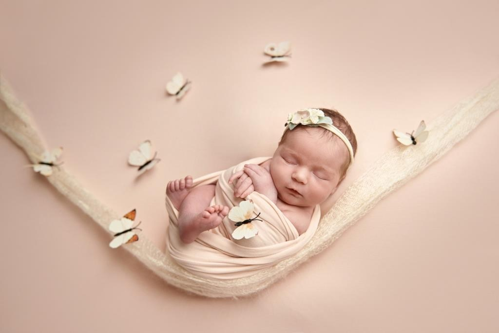 Гамак. Фотограф новонароджених діток та їх сімей в Тернополі