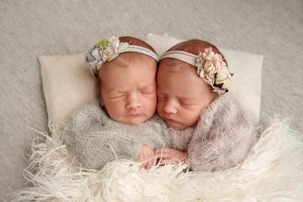 Двійнята. Фотограф новонароджених діток та їх сімей в Тернополі