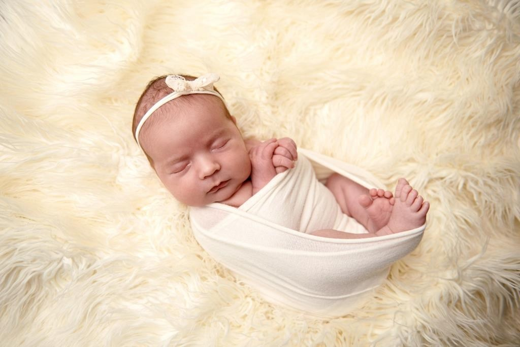 Обмотки. Фотограф новонароджених діток та їх сімей в Тернополі