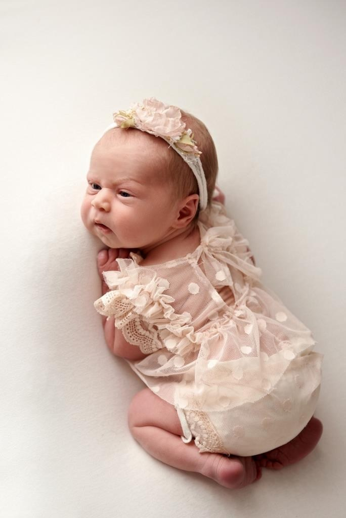 Дівчата. Фотограф новонароджених діток та їх сімей в Тернополі