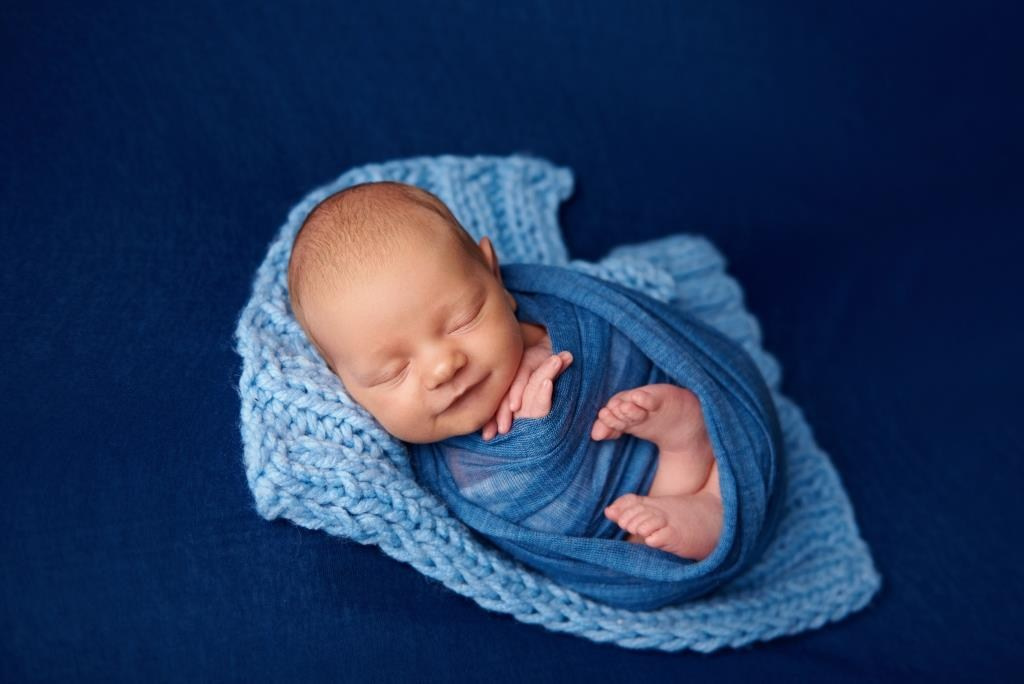 Обмотки. Фотограф новонароджених діток та їх сімей в Тернополі