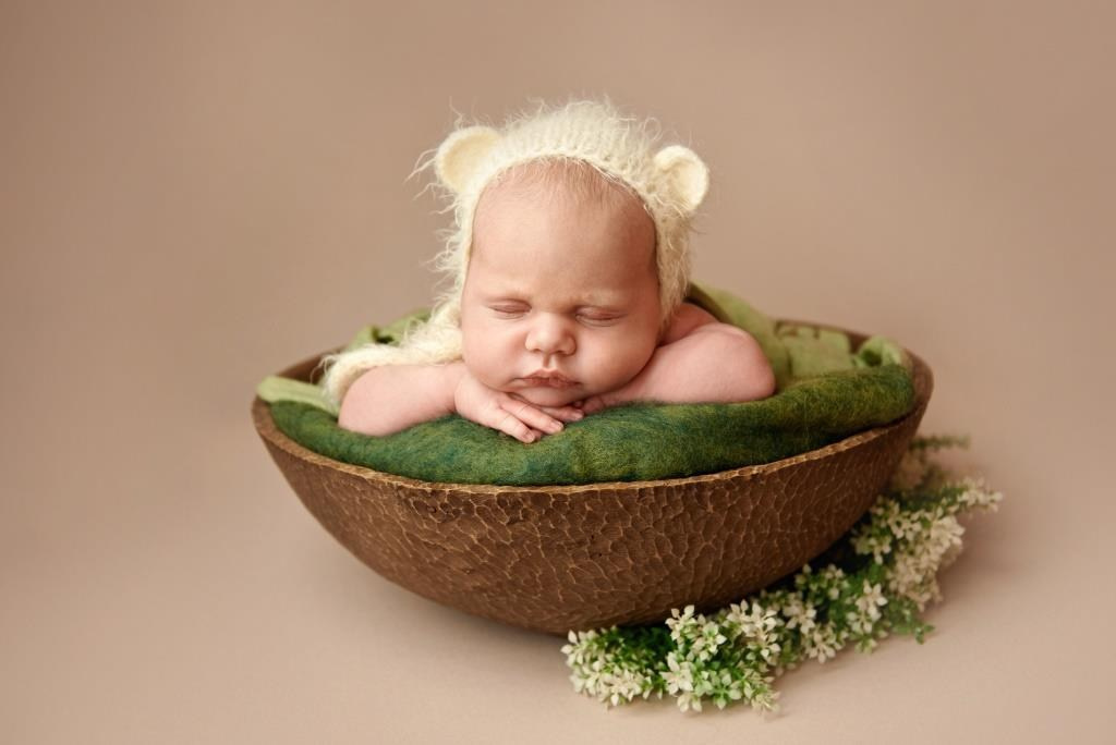 Зелень. Фотограф новонароджених діток та їх сімей в Тернополі
