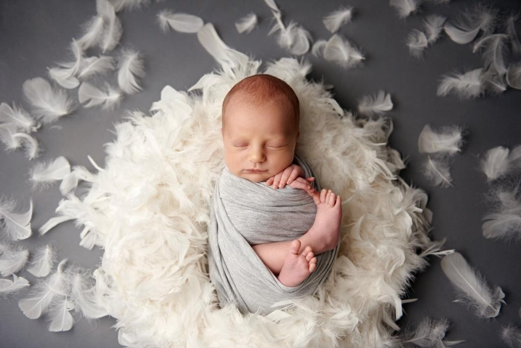Пір’я. Фотограф новонароджених діток та їх сімей в Тернополі