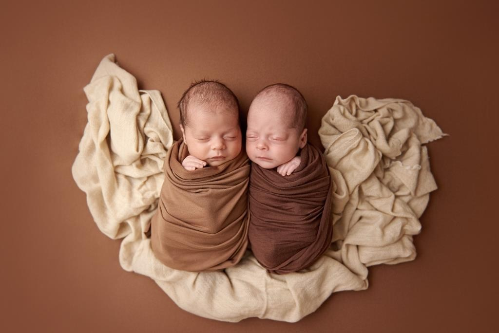 Двійнята. Фотограф новонароджених діток та їх сімей в Тернополі