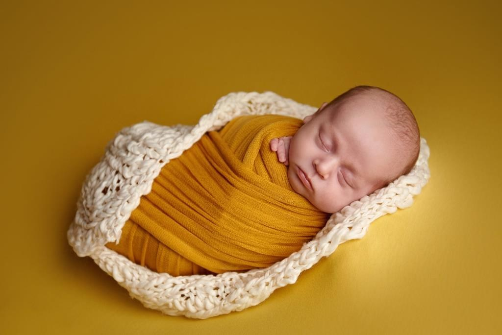 Обмотки. Фотограф новонароджених діток та їх сімей в Тернополі