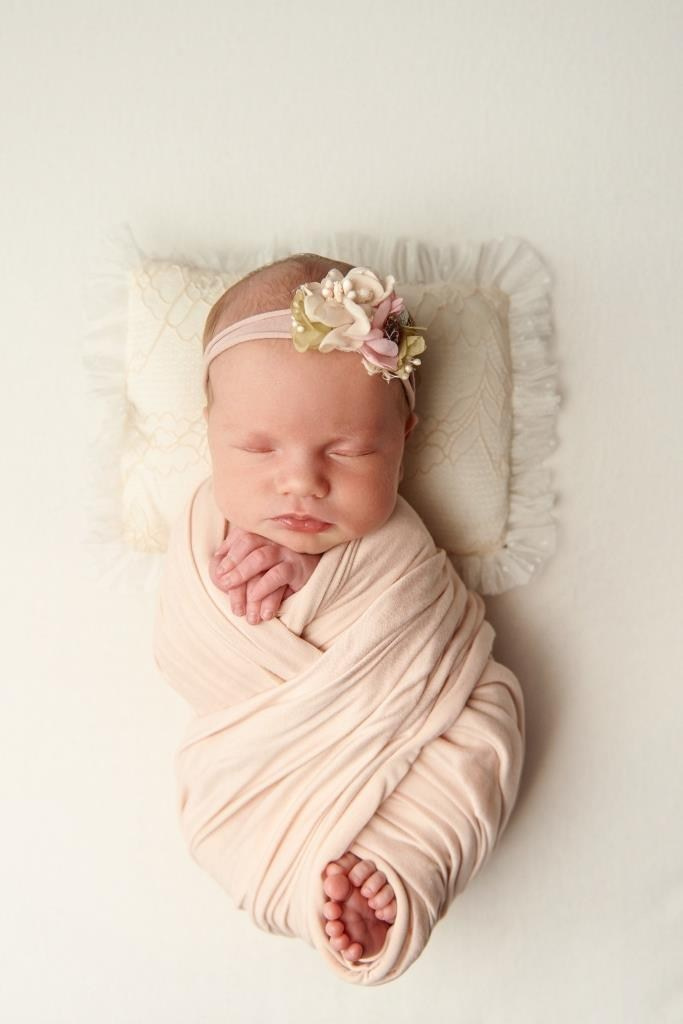 Обмотки. Фотограф новонароджених діток та їх сімей в Тернополі
