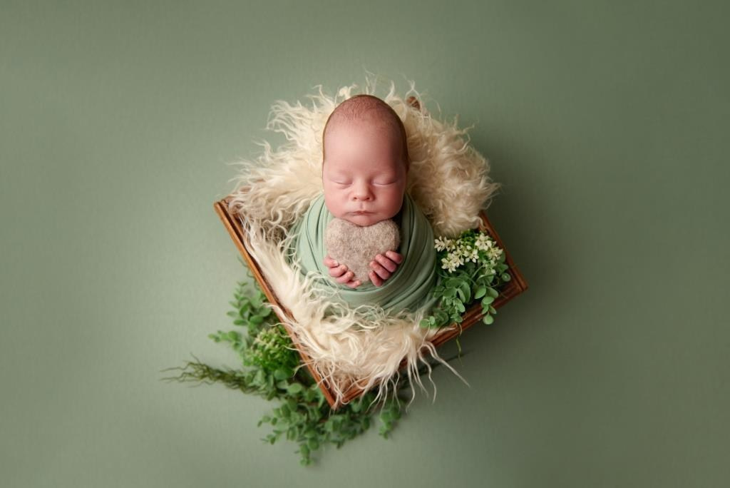 Бадейка. Фотограф новонароджених діток та їх сімей в Тернополі