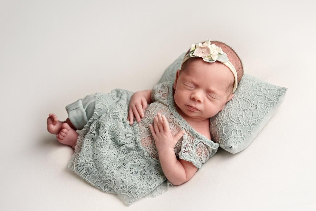 Дівчата. Фотограф новонароджених діток та їх сімей в Тернополі