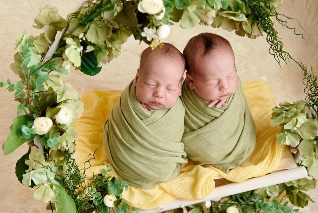 Двійнята. Фотограф новонароджених діток та їх сімей в Тернополі