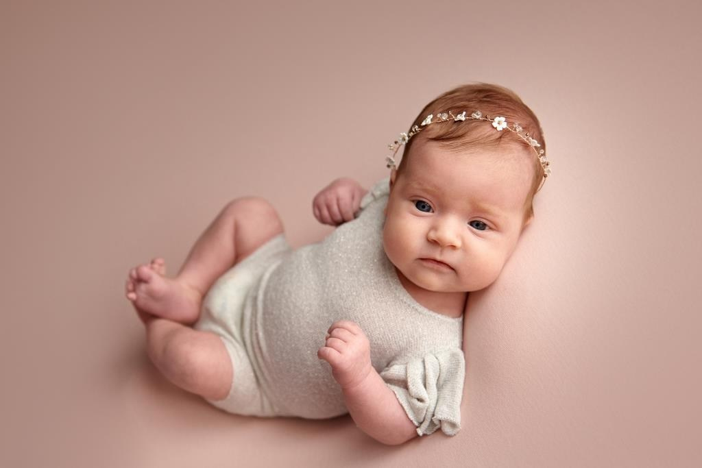 Дівчата. Фотограф новонароджених діток та їх сімей в Тернополі