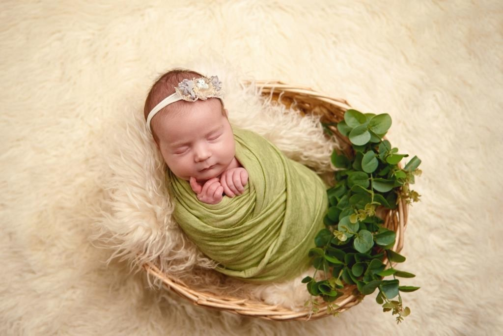 Корзини. Фотограф новонароджених діток та їх сімей в Тернополі