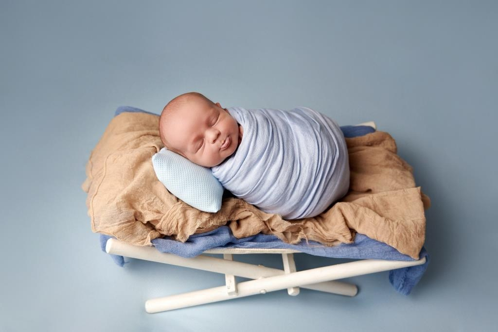 Ліжко гамак. Фотограф новонароджених діток та їх сімей в Тернополі
