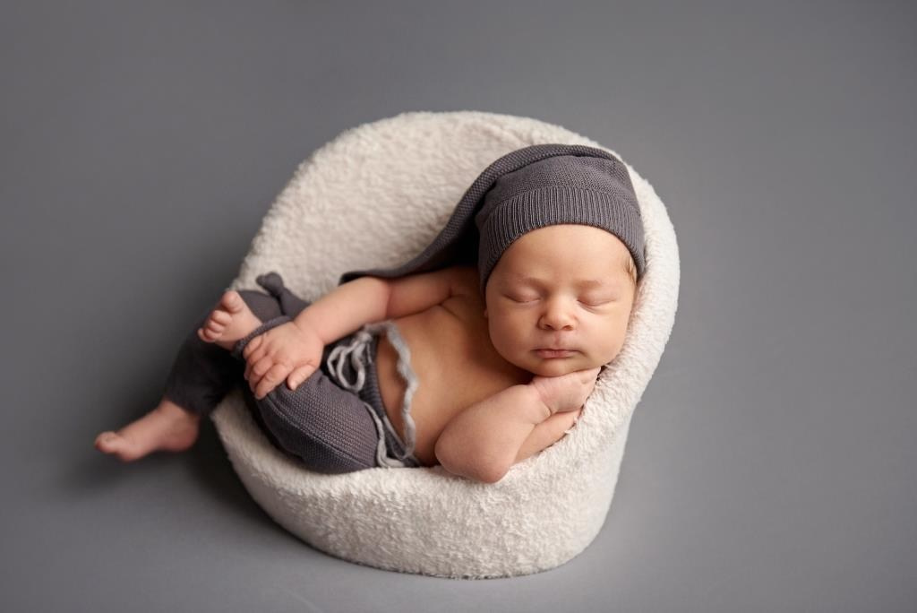 Крісло гамак. Фотограф новонароджених діток та їх сімей в Тернополі