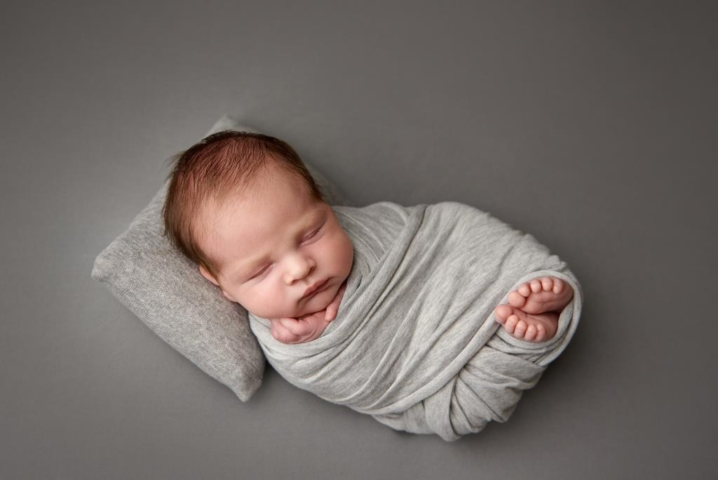 Обмотки. Фотограф новонароджених діток та їх сімей в Тернополі