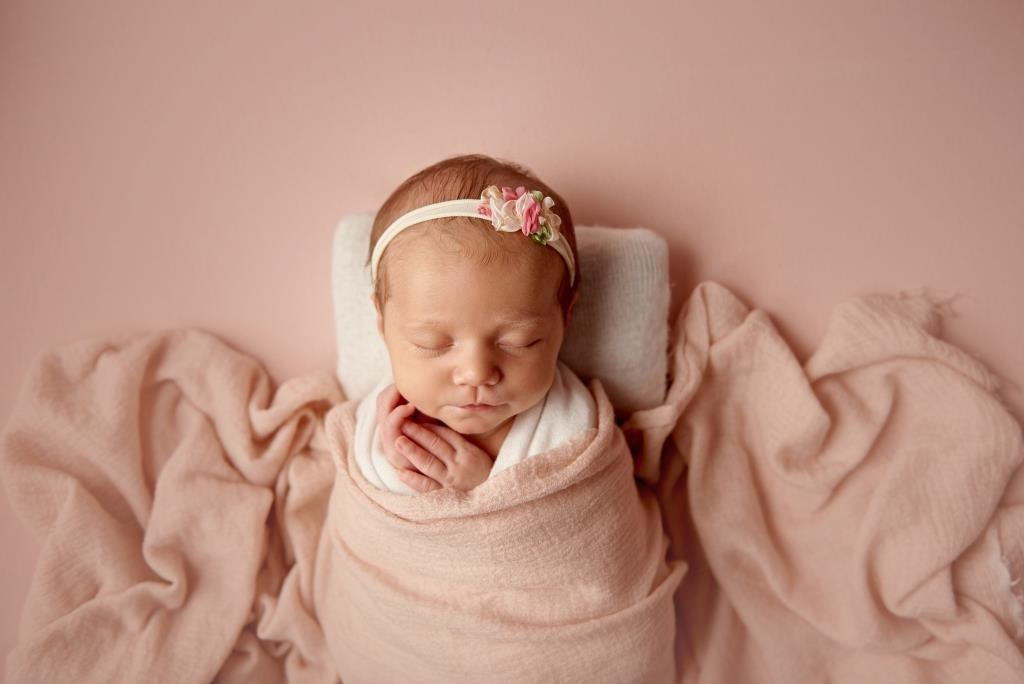 Обмотки. Фотограф новонароджених діток та їх сімей в Тернополі