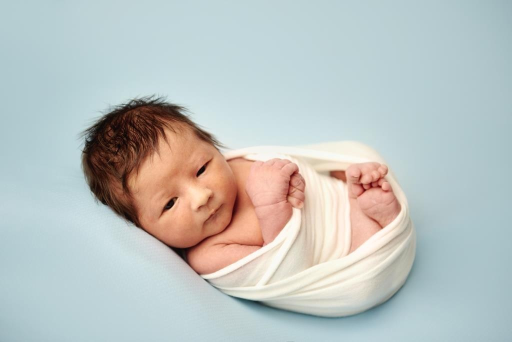 Обмотки. Фотограф новонароджених діток та їх сімей в Тернополі