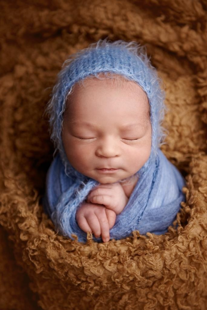 Обмотки. Фотограф новонароджених діток та їх сімей в Тернополі