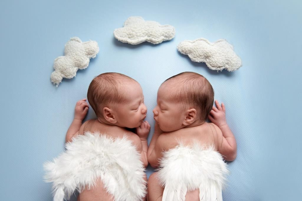 Двійнята. Фотограф новонароджених діток та їх сімей в Тернополі