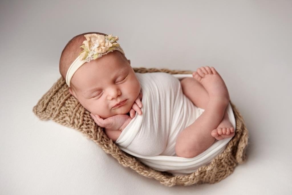 Обмотки. Фотограф новонароджених діток та їх сімей в Тернополі