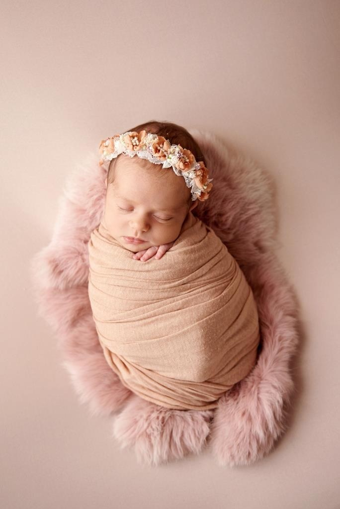 Обмотки. Фотограф новонароджених діток та їх сімей в Тернополі